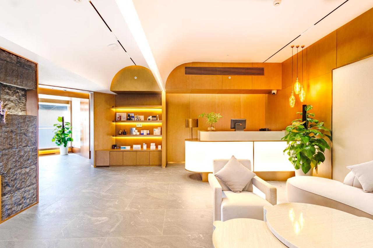 Howard Johnson Plaza By Wyndham Blue Bay Sihanoukville Bagian luar foto