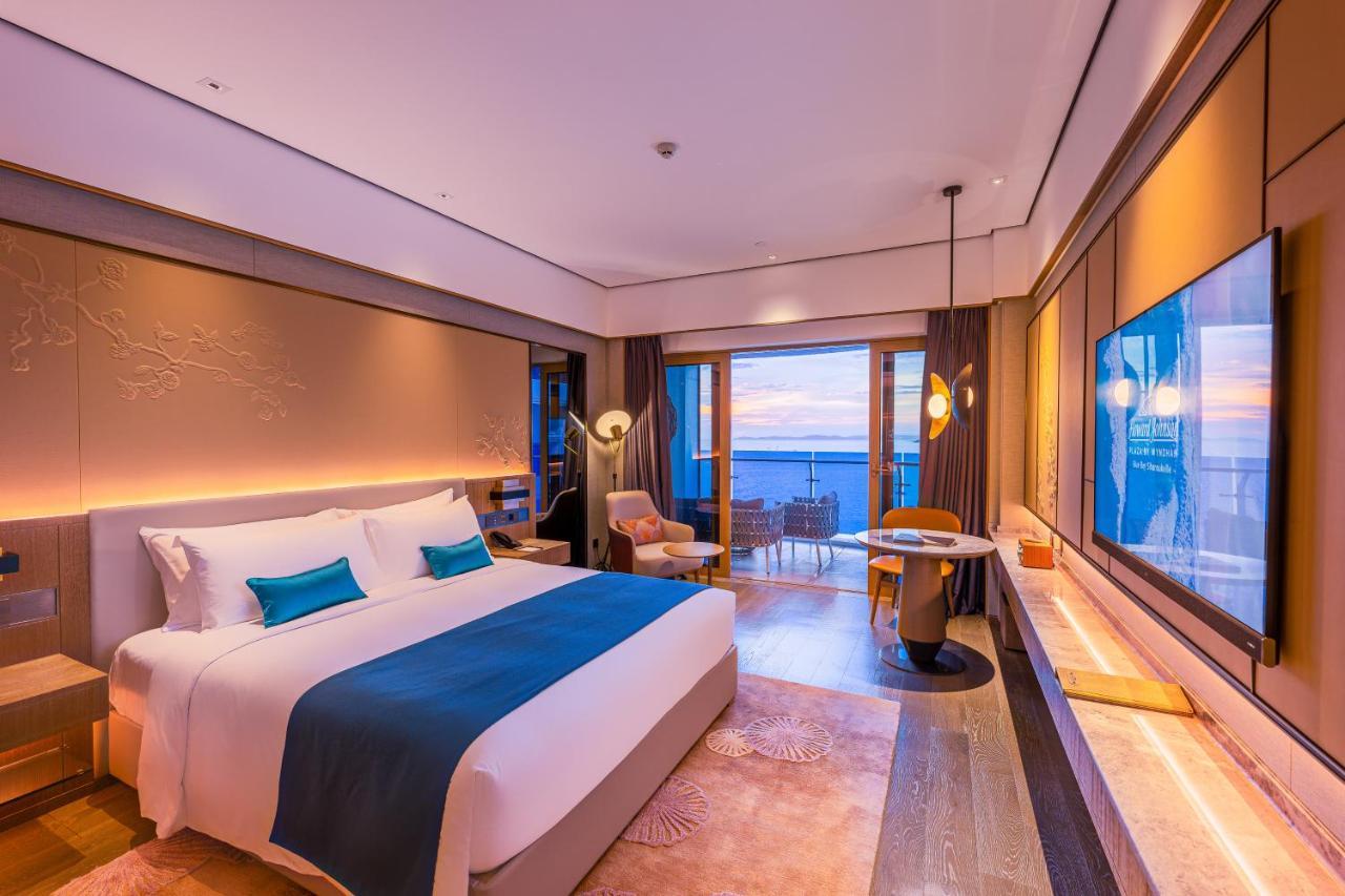 Howard Johnson Plaza By Wyndham Blue Bay Sihanoukville Bagian luar foto