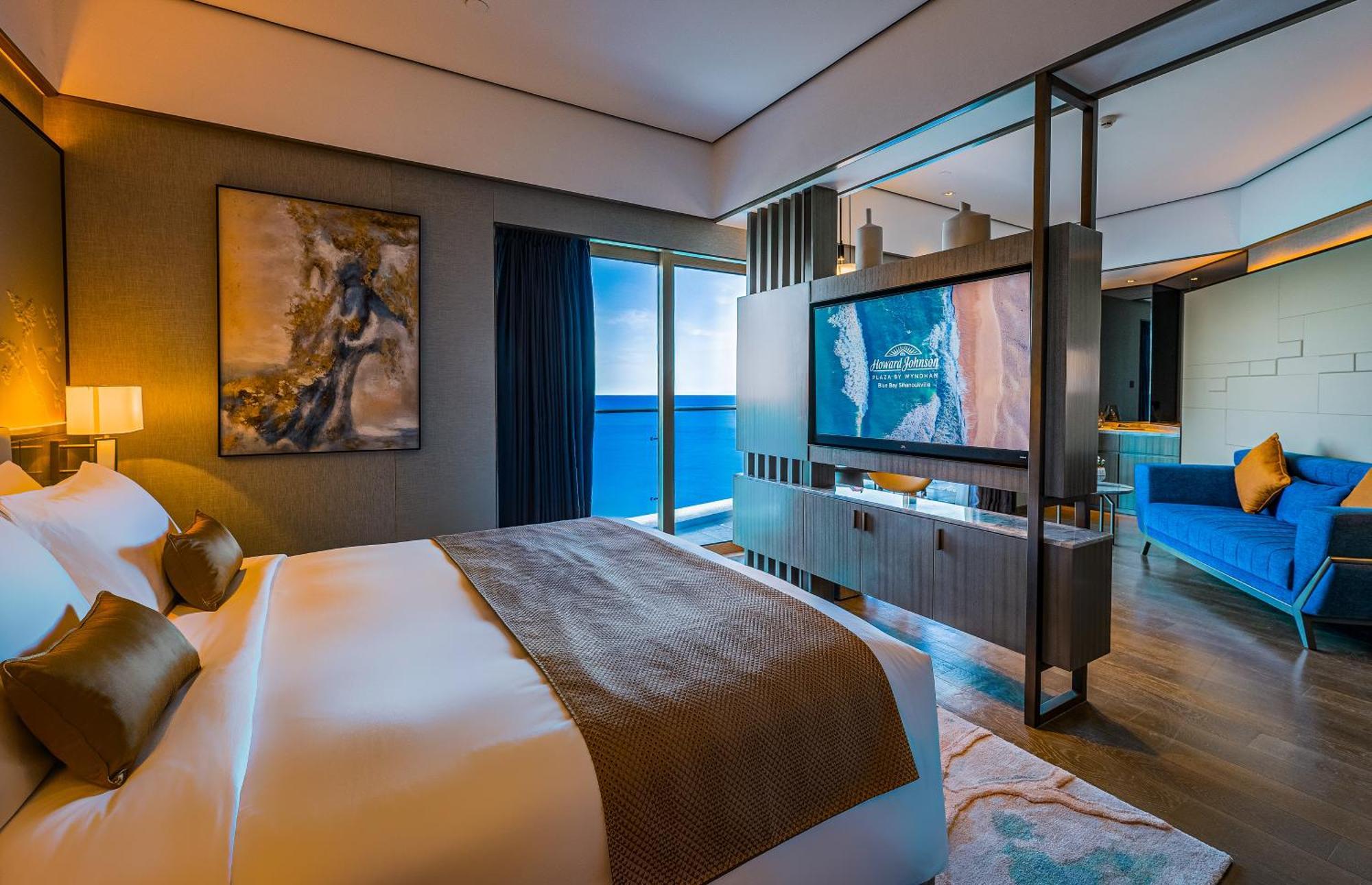 Howard Johnson Plaza By Wyndham Blue Bay Sihanoukville Bagian luar foto