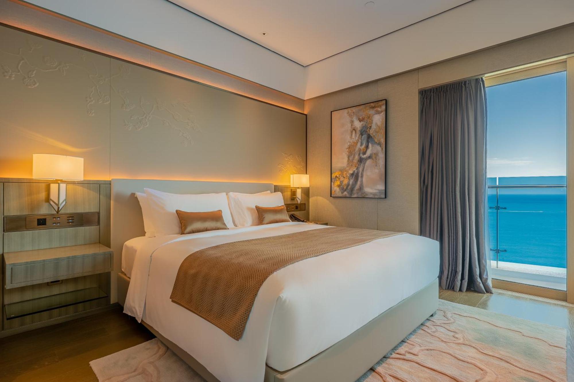 Howard Johnson Plaza By Wyndham Blue Bay Sihanoukville Bagian luar foto