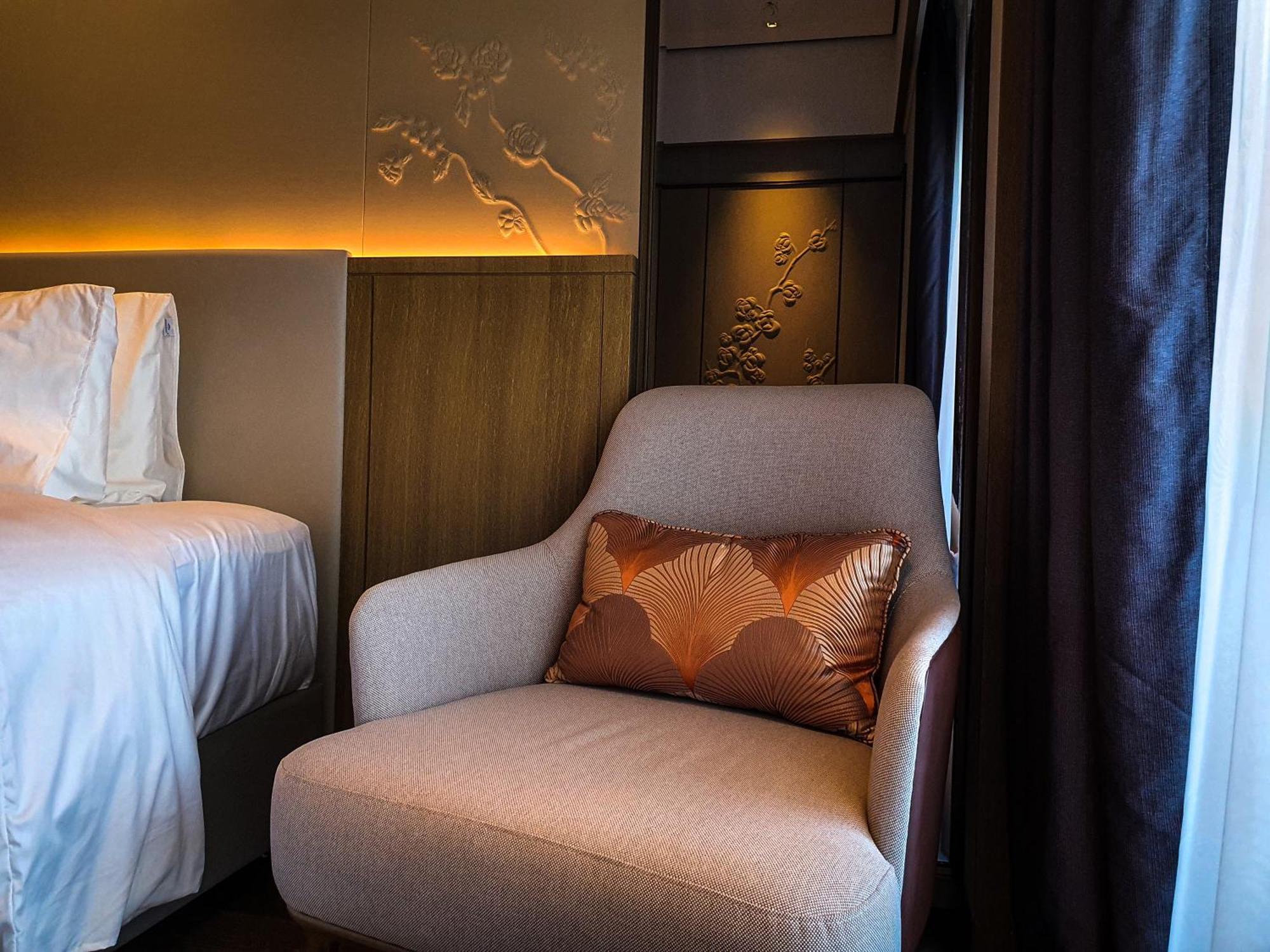 Howard Johnson Plaza By Wyndham Blue Bay Sihanoukville Bagian luar foto