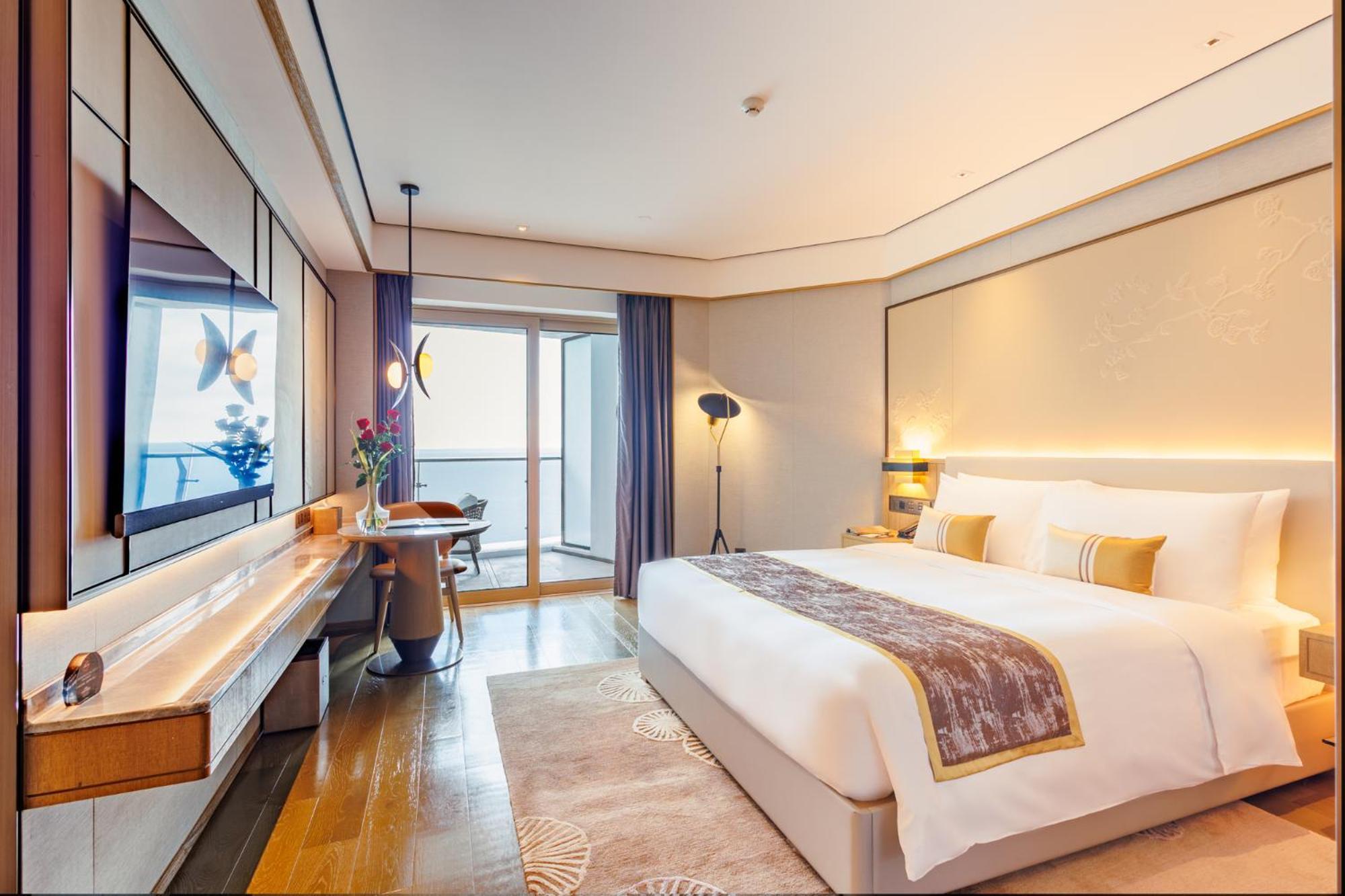 Howard Johnson Plaza By Wyndham Blue Bay Sihanoukville Bagian luar foto